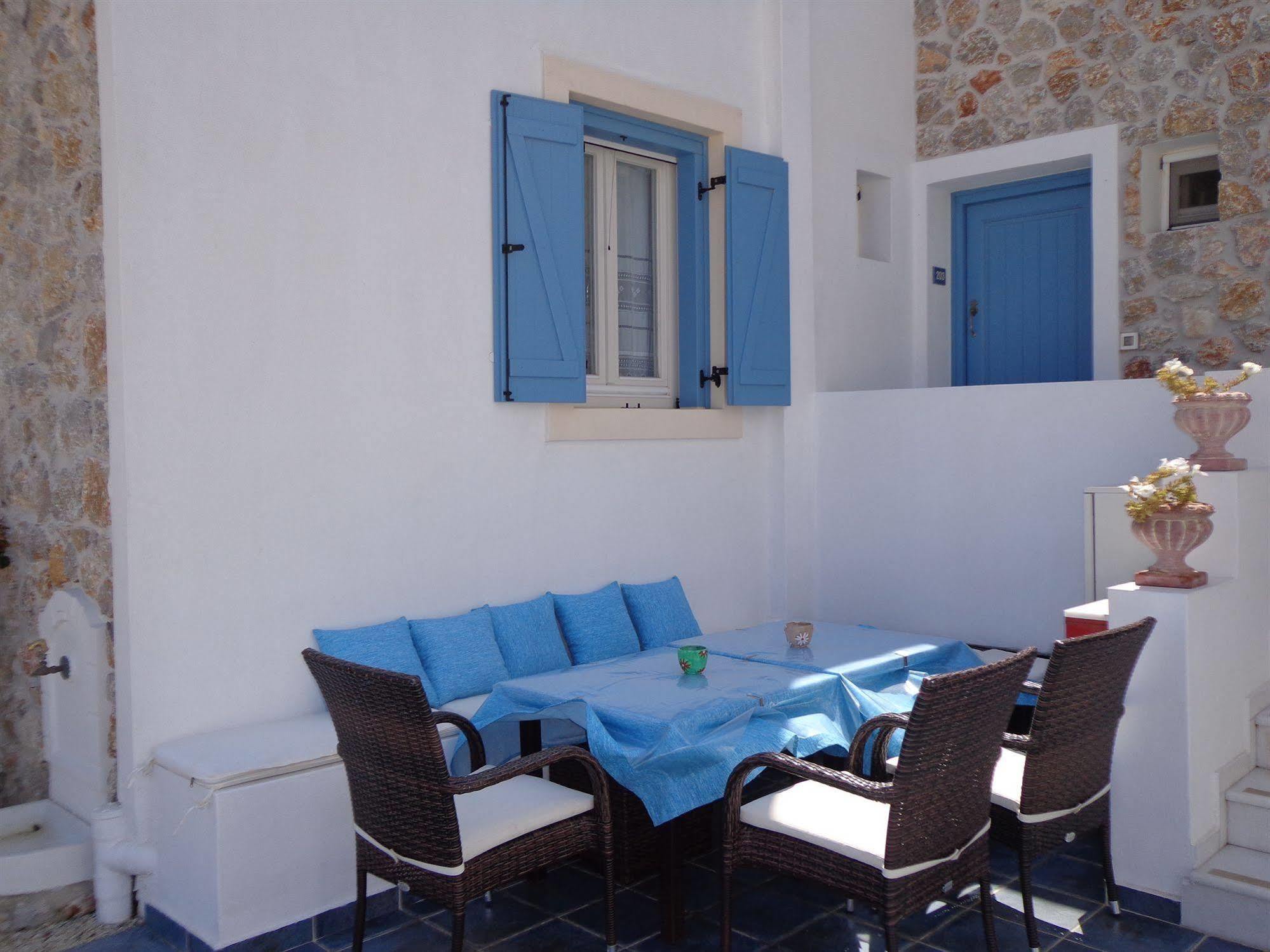 Blue Harmony Plaka (Naxos)